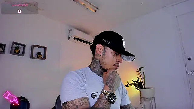 JordanSmiith  online show from 02.14.25