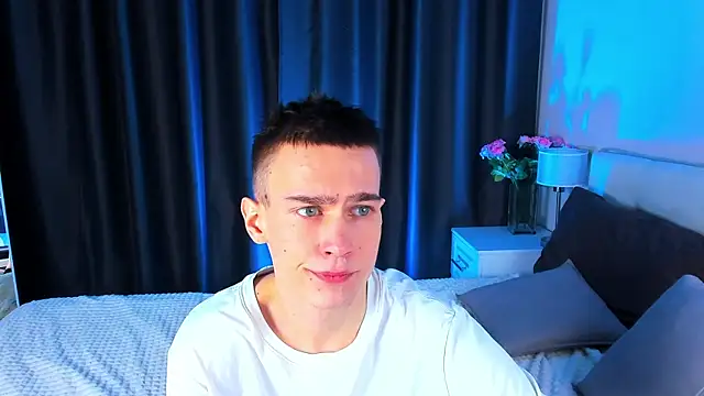 Snapshot of Kevin_Kesi chatting on 02.04.25 Kevin Kesi online show from 02.04.25