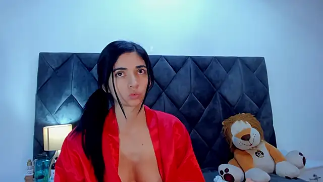 Snapshot of Linisprincehot69 chatting on 12.15.24 Linisprincehot69 online show from 12.15.24