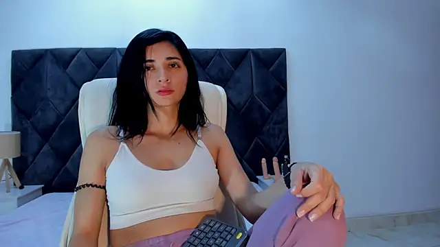 Snapshot of Linisprincehot69 chatting on 02.08.25 Linisprincehot69 online show from 02.08.25