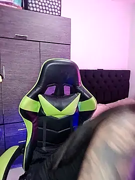 leila 22 online show from 03.19.25