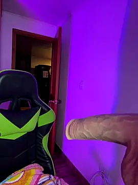 leila 22 online show from 11.03.25