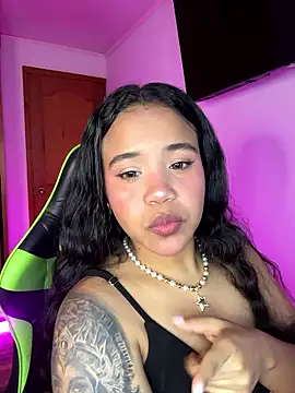 leila 22 online show from 01.11.26