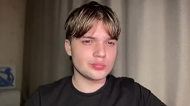 Snapshot of superfluboy_ chatting on 02.26.25 superfluboy online show from 02.26.25