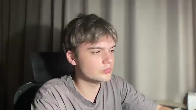 Snapshot of superfluboy_ chatting on 09.10.25 superfluboy online show from 09.10.25