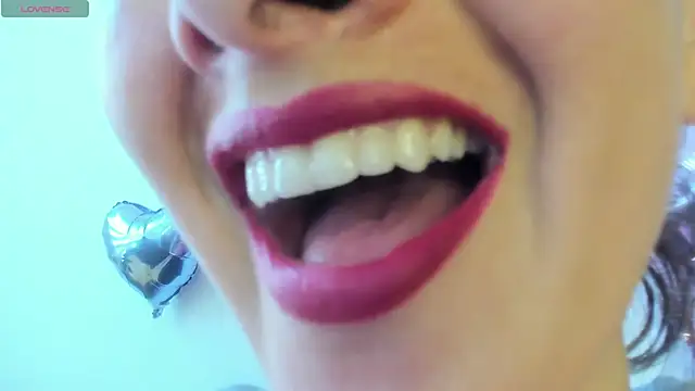 Snapshot of queen_fetish chatting on 05.26.26 queen fetish online show from 05.26.26