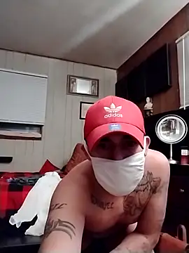 Snapshot of prettyboi6992 chatting on 02.08.25 prettyboi6992 online show from 02.08.25