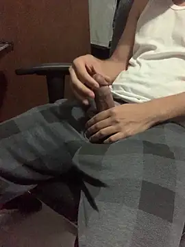 Snapshot of dedooelgrande chatting on 11.30.25 dedooelgrande online show from 11.30.25