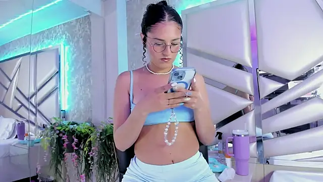 Miia002 online show from 01.25.25