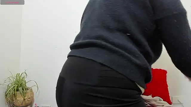 hazel 34 online show from 03.07.26