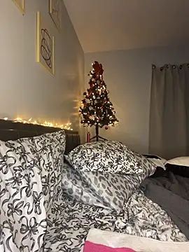 DestineeJayde online show from 11.30.25