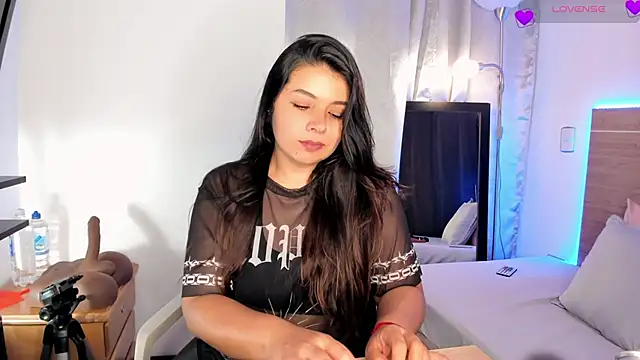Snapshot of miaa_daniels chatting on 12.22.24 miaa daniels online show from 12.22.24