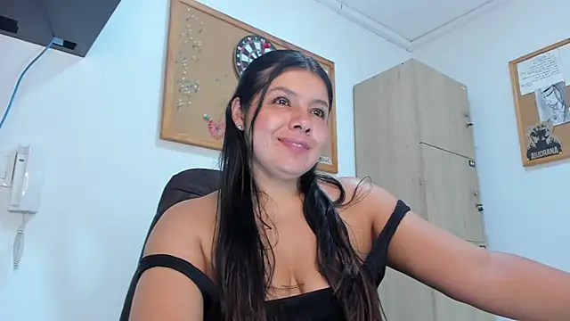 Snapshot of miaa_daniels chatting on 03.17.25 miaa daniels online show from 03.17.25