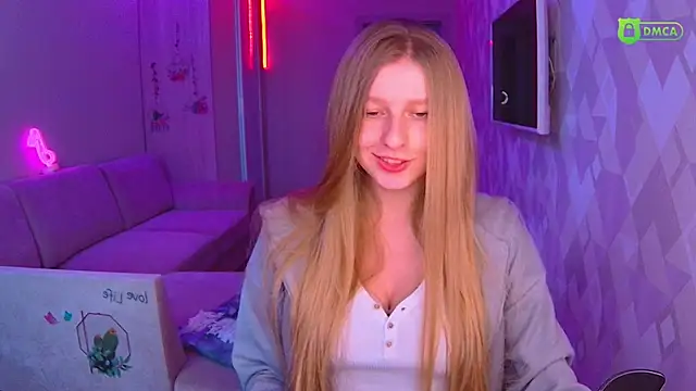 AmaliaQueen online show from 12.13.24