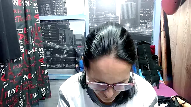 Snapshot of Nastylatinaxxx chatting on 12.21.24 Nastylatinaxxx online show from 12.21.24