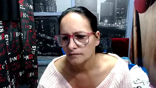 Snapshot of Nastylatinaxxx chatting on 12.28.24 Nastylatinaxxx online show from 12.28.24