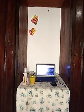 The-Peach-Flexer online show from 11.15.25