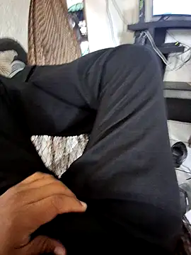 Snapshot of BandidodeAmores_84 chatting on 10.23.25 BandidodeAmores 84 online show from 10.23.25