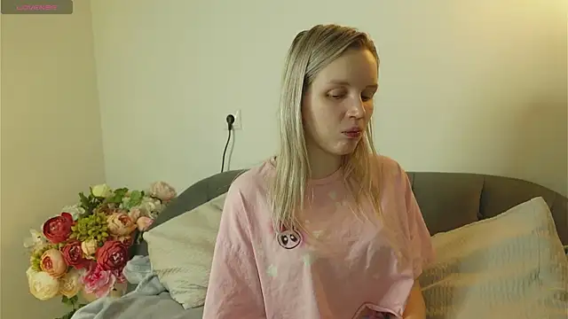 Beatrica Klein online show from 11.17.25