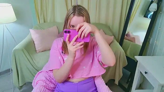 Beatrica Klein online show from 04.11.26