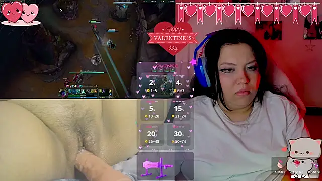 Snapshot of crystal7u7 chatting on 02.14.25 crystal7u7 online show from 02.14.25