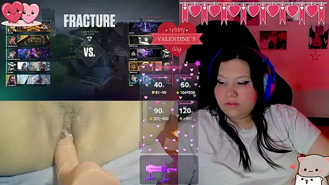 Snapshot of crystal7u7 chatting on 02.15.25 crystal7u7 online show from 02.15.25