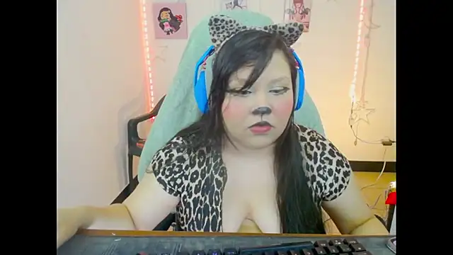 Snapshot of crystal7u7 chatting on 11.05.25 crystal7u7 online show from 11.05.25