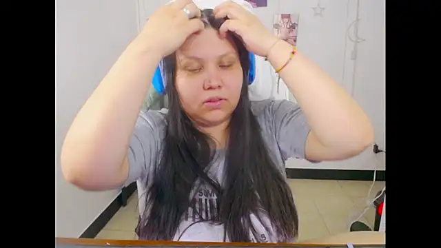 Snapshot of crystal7u7 chatting on 11.12.25 crystal7u7 online show from 11.12.25