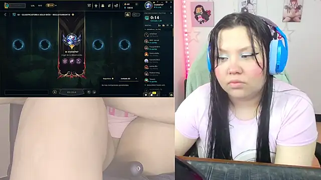 Snapshot of crystal7u7 chatting on 11.17.25 crystal7u7 online show from 11.17.25