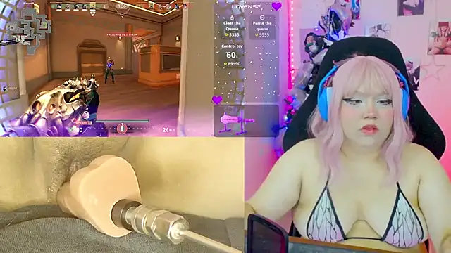 Snapshot of crystal7u7 chatting on 11.23.25 crystal7u7 online show from 11.23.25