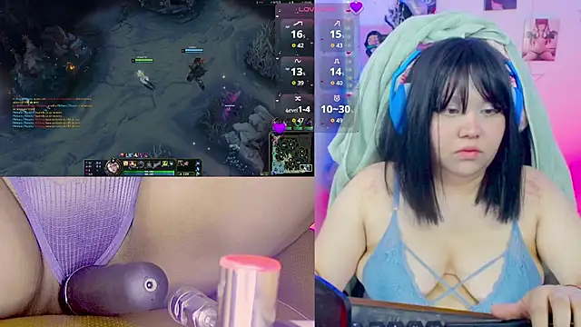 Snapshot of crystal7u7 chatting on 11.29.25 crystal7u7 online show from 11.29.25