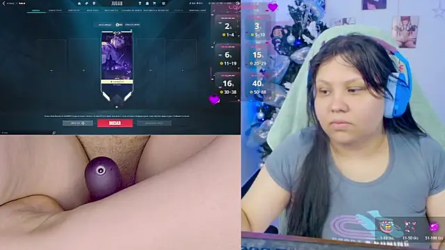 Snapshot of crystal7u7 chatting on 12.04.25 crystal7u7 online show from 12.04.25