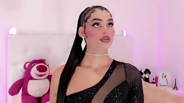 Snapshot of amal_baddell chatting on 11.10.25 amal baddell online show from 11.10.25