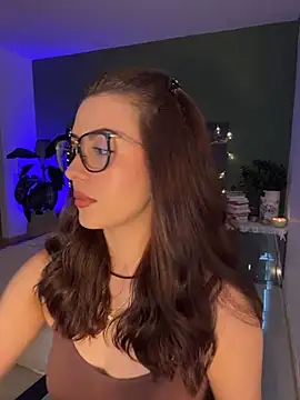 EmaSaenz online show from 04.16.26