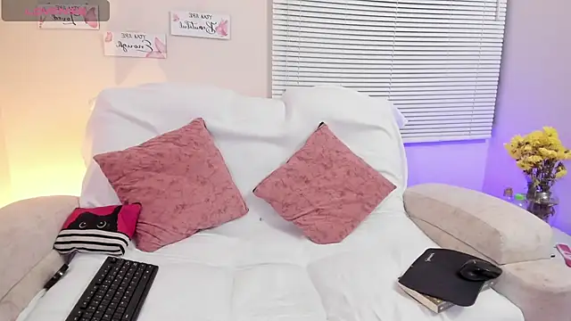 saracrowe online show from 01.13.25