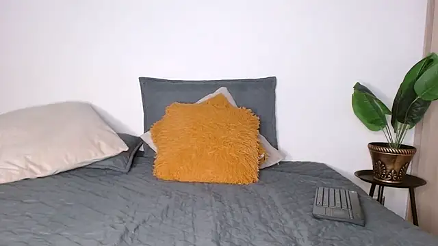 Snapshot of frank_myles chatting on 02.13.26 frank myles online show from 02.13.26