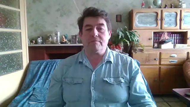 Snapshot of sympatrique chatting on 03.10.25 sympatrique online show from 03.10.25