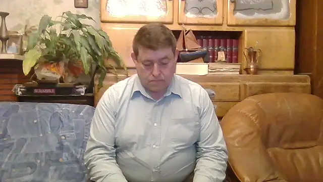 Snapshot of sympatrique chatting on 11.17.25 sympatrique online show from 11.17.25