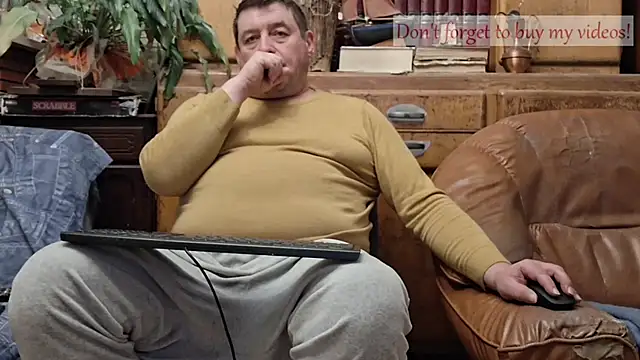 Snapshot of sympatrique chatting on 11.22.25 sympatrique online show from 11.22.25