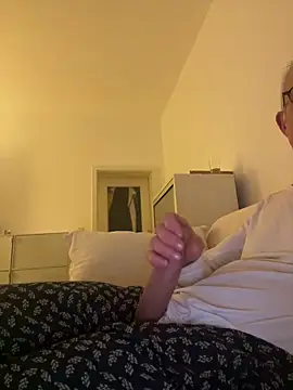 Snapshot of Frank22xx chatting on 02.28.26 Frank22xx online show from 02.28.26