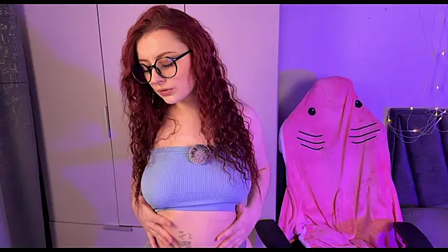 RozieRose online show from 10.17.25