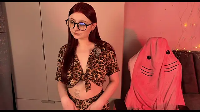 RozieRose online show from 10.26.25