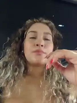 Sara smiiith211 online show from 12.17.24