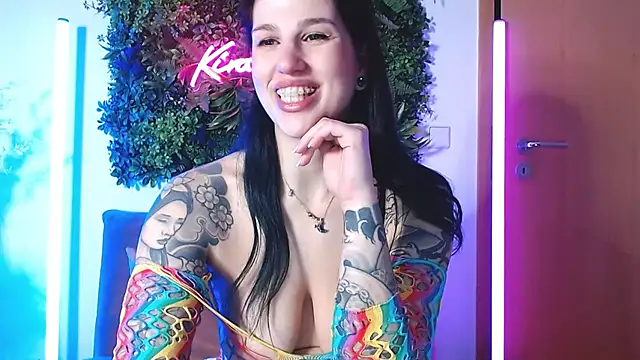 Snapshot of KiraKane1 chatting on 01.11.25 KiraKane1 online show from 01.11.25