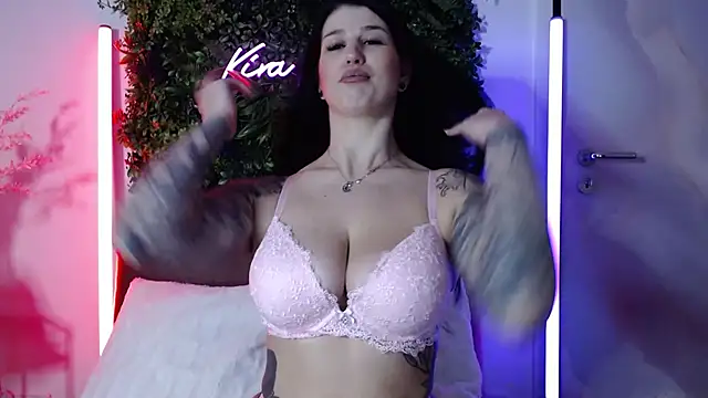 Snapshot of KiraKane1 chatting on 01.17.25 KiraKane1 online show from 01.17.25