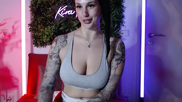 Snapshot of KiraKane1 chatting on 02.05.25 KiraKane1 online show from 02.05.25