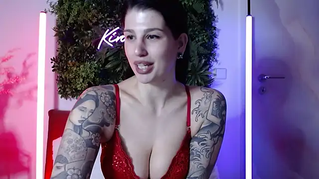 Snapshot of KiraKane1 chatting on 02.13.25 KiraKane1 online show from 02.13.25