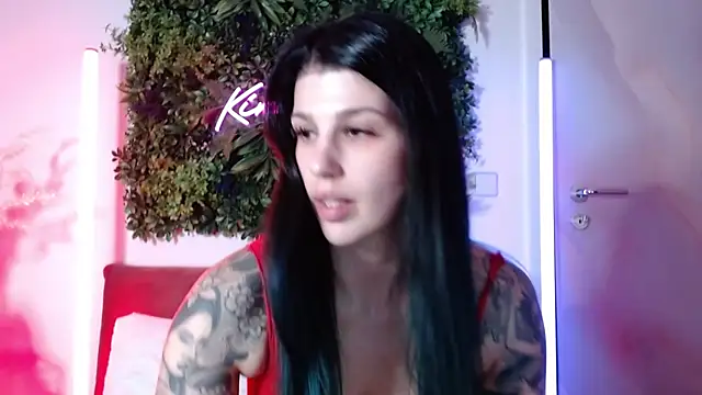 Snapshot of KiraKane1 chatting on 02.14.25 KiraKane1 online show from 02.14.25