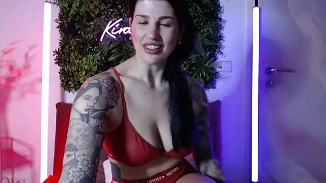 Snapshot of KiraKane1 chatting on 02.21.25 KiraKane1 online show from 02.21.25