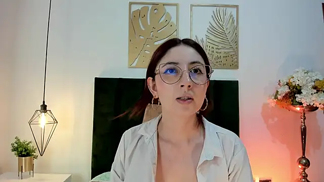 Emilywatsonn online show from 12.14.24
